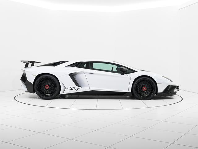 アヴェンタドール ＳＶ　４ＷＤ　Ｂｉａｎｃｏ　Ｉｓｉｓ　Ｌａｍｂｏｒｇｈｉｎｉ認定中古車　メーカー保証付　ロードアシスタンス　Ｓｅｌｅｚｉｏｎｅ　Ｌａｍｂｏｒｇｈｉｎｉ　Ｃｅｒｔｉｆｉｅｄ　Ｐｒｅ－Ｏｗｎｅｄ（5枚目）