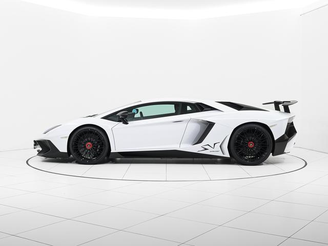 アヴェンタドール ＳＶ　４ＷＤ　Ｂｉａｎｃｏ　Ｉｓｉｓ　Ｌａｍｂｏｒｇｈｉｎｉ認定中古車　メーカー保証付　ロードアシスタンス　Ｓｅｌｅｚｉｏｎｅ　Ｌａｍｂｏｒｇｈｉｎｉ　Ｃｅｒｔｉｆｉｅｄ　Ｐｒｅ－Ｏｗｎｅｄ（6枚目）