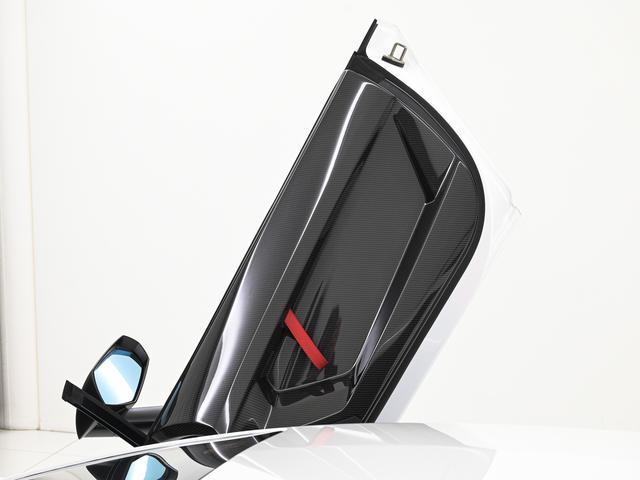 アヴェンタドール ＳＶ　４ＷＤ　Ｂｉａｎｃｏ　Ｉｓｉｓ　Ｌａｍｂｏｒｇｈｉｎｉ認定中古車　メーカー保証付　ロードアシスタンス　Ｓｅｌｅｚｉｏｎｅ　Ｌａｍｂｏｒｇｈｉｎｉ　Ｃｅｒｔｉｆｉｅｄ　Ｐｒｅ－Ｏｗｎｅｄ（11枚目）