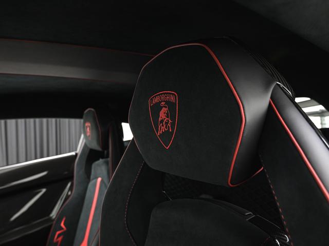 アヴェンタドール ＳＶ　４ＷＤ　Ｂｉａｎｃｏ　Ｉｓｉｓ　Ｌａｍｂｏｒｇｈｉｎｉ認定中古車　メーカー保証付　ロードアシスタンス　Ｓｅｌｅｚｉｏｎｅ　Ｌａｍｂｏｒｇｈｉｎｉ　Ｃｅｒｔｉｆｉｅｄ　Ｐｒｅ－Ｏｗｎｅｄ（13枚目）