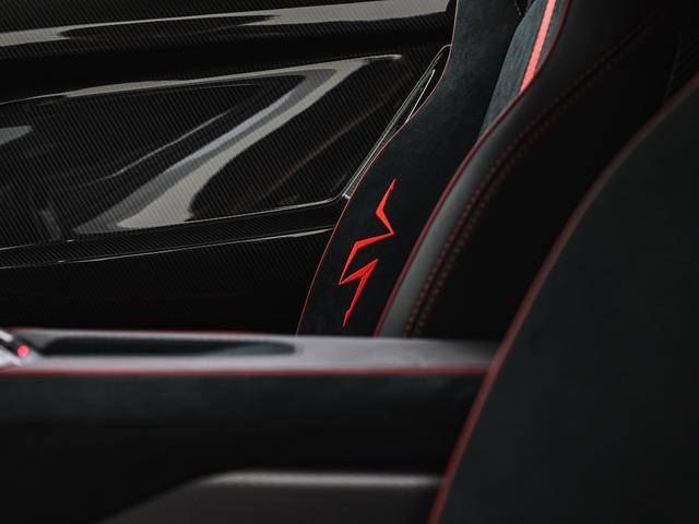 アヴェンタドール ＳＶ　４ＷＤ　Ｂｉａｎｃｏ　Ｉｓｉｓ　Ｌａｍｂｏｒｇｈｉｎｉ認定中古車　メーカー保証付　ロードアシスタンス　Ｓｅｌｅｚｉｏｎｅ　Ｌａｍｂｏｒｇｈｉｎｉ　Ｃｅｒｔｉｆｉｅｄ　Ｐｒｅ－Ｏｗｎｅｄ（14枚目）