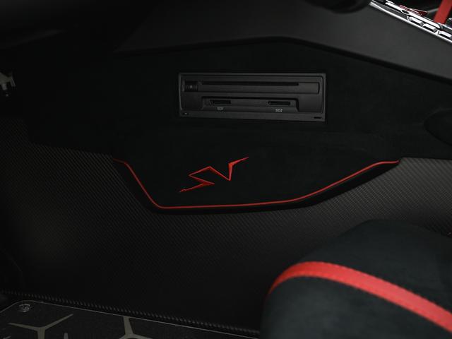 アヴェンタドール ＳＶ　４ＷＤ　Ｂｉａｎｃｏ　Ｉｓｉｓ　Ｌａｍｂｏｒｇｈｉｎｉ認定中古車　メーカー保証付　ロードアシスタンス　Ｓｅｌｅｚｉｏｎｅ　Ｌａｍｂｏｒｇｈｉｎｉ　Ｃｅｒｔｉｆｉｅｄ　Ｐｒｅ－Ｏｗｎｅｄ（15枚目）