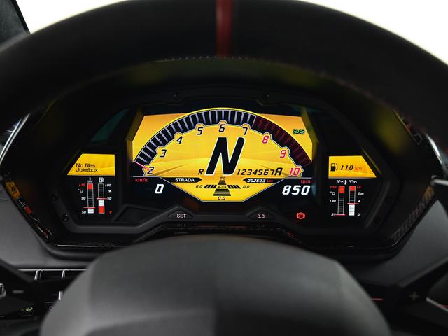 アヴェンタドール ＳＶ　４ＷＤ　Ｂｉａｎｃｏ　Ｉｓｉｓ　Ｌａｍｂｏｒｇｈｉｎｉ認定中古車　メーカー保証付　ロードアシスタンス　Ｓｅｌｅｚｉｏｎｅ　Ｌａｍｂｏｒｇｈｉｎｉ　Ｃｅｒｔｉｆｉｅｄ　Ｐｒｅ－Ｏｗｎｅｄ（21枚目）