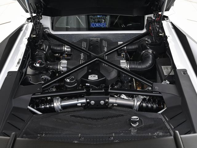 アヴェンタドール ＳＶ　４ＷＤ　Ｂｉａｎｃｏ　Ｉｓｉｓ　Ｌａｍｂｏｒｇｈｉｎｉ認定中古車　メーカー保証付　ロードアシスタンス　Ｓｅｌｅｚｉｏｎｅ　Ｌａｍｂｏｒｇｈｉｎｉ　Ｃｅｒｔｉｆｉｅｄ　Ｐｒｅ－Ｏｗｎｅｄ（30枚目）