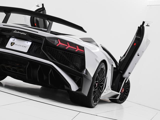 アヴェンタドール ＳＶ　４ＷＤ　Ｂｉａｎｃｏ　Ｉｓｉｓ　Ｌａｍｂｏｒｇｈｉｎｉ認定中古車　メーカー保証付　ロードアシスタンス　Ｓｅｌｅｚｉｏｎｅ　Ｌａｍｂｏｒｇｈｉｎｉ　Ｃｅｒｔｉｆｉｅｄ　Ｐｒｅ－Ｏｗｎｅｄ（39枚目）