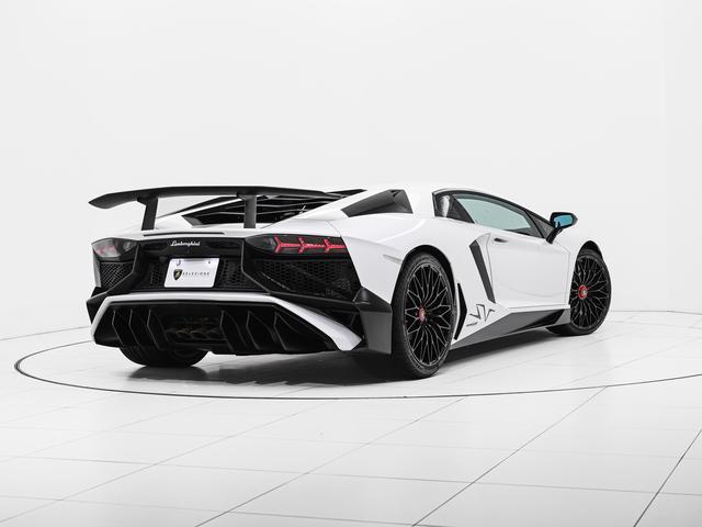 アヴェンタドール ＳＶ　４ＷＤ　Ｂｉａｎｃｏ　Ｉｓｉｓ　Ｌａｍｂｏｒｇｈｉｎｉ認定中古車　メーカー保証付　ロードアシスタンス　Ｓｅｌｅｚｉｏｎｅ　Ｌａｍｂｏｒｇｈｉｎｉ　Ｃｅｒｔｉｆｉｅｄ　Ｐｒｅ－Ｏｗｎｅｄ（41枚目）