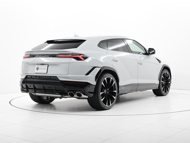 ウルス Ｓ　Ｌａｍｂｏｒｇｈｉｎｉ認定中古車　メーカー保証付　ロードアシスタンス　Ｓｅｌｅｚｉｏｎｅ　Ｌａｍｂｏｒｇｈｉｎｉ　Ｃｅｒｔｉｆｉｅｄ　Ｐｒｅ－Ｏｗｎｅｄ（8枚目）