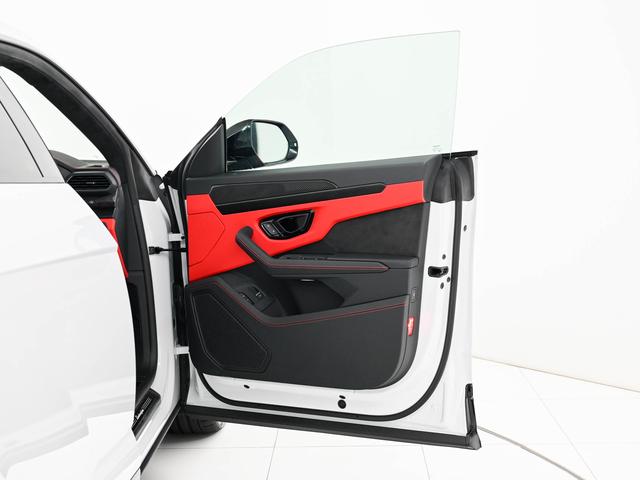 ウルス Ｓ　Ｌａｍｂｏｒｇｈｉｎｉ認定中古車　メーカー保証付　ロードアシスタンス　Ｓｅｌｅｚｉｏｎｅ　Ｌａｍｂｏｒｇｈｉｎｉ　Ｃｅｒｔｉｆｉｅｄ　Ｐｒｅ－Ｏｗｎｅｄ（10枚目）