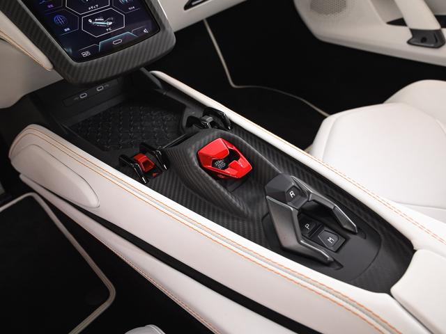 レヴエルト ６．５　４ＷＤ　Ａｒａｎｃｉｏ　Ａｎｔｈａｅｕｓ　Ｌａｍｂｏｒｇｈｉｎｉ認定中古車　メーカー保証付　ロードアシスタンス　Ｓｅｌｅｚｉｏｎｅ　Ｌａｍｂｏｒｇｈｉｎｉ　Ｃｅｒｔｉｆｉｅｄ　Ｐｒｅ－Ｏｗｎｅｄ（21枚目）