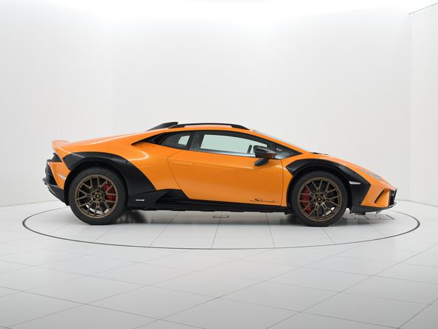ウラカン 　Ｓｔｅｒｒａｔｏ　Ｌａｍｂｏｒｇｈｉｎｉ認定中古車　メーカー保証付　ロードアシスタンス　Ｓｅｌｅｚｉｏｎｅ　Ｌａｍｂｏｒｇｈｉｎｉ　Ｃｅｒｔｉｆｉｅｄ　Ｐｒｅ－Ｏｗｎｅｄ（9枚目）