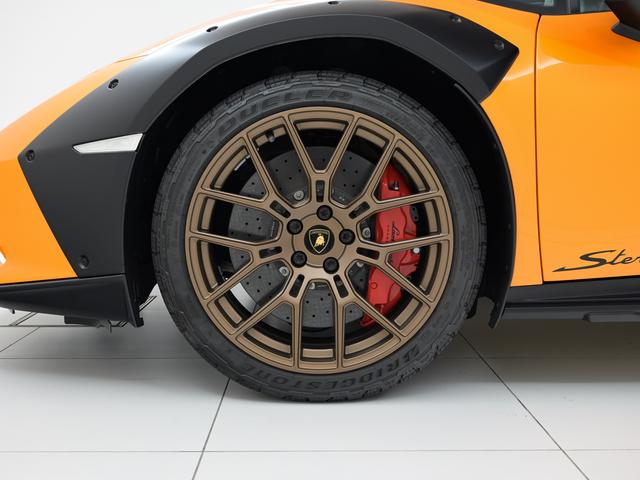 ウラカン 　Ｓｔｅｒｒａｔｏ　Ｌａｍｂｏｒｇｈｉｎｉ認定中古車　メーカー保証付　ロードアシスタンス　Ｓｅｌｅｚｉｏｎｅ　Ｌａｍｂｏｒｇｈｉｎｉ　Ｃｅｒｔｉｆｉｅｄ　Ｐｒｅ－Ｏｗｎｅｄ（31枚目）