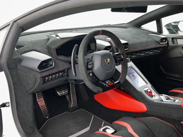 ウラカン ＳＴＯ　（ＬＤＦ）　Ｂｉａｎｃｏ　Ｍｏｎｏｃｅｒｕｓ　Ｌａｍｂｏｒｇｈｉｎｉ認定中古車　メーカー保証付　ロードアシスタンス　Ｓｅｌｅｚｉｏｎｅ　Ｌａｍｂｏｒｇｈｉｎｉ　Ｃｅｒｔｉｆｉｅｄ　Ｐｒｅ－Ｏｗｎｅｄ（18枚目）