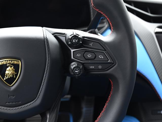 レヴエルト ６．５　４ＷＤ　Ｂｌｕ　Ｅｌｉａｄｉ　Ｌａｍｂｏｒｇｈｉｎｉ認定中古車　メーカー保証付　ロードアシスタンス　Ｓｅｌｅｚｉｏｎｅ　Ｌａｍｂｏｒｇｈｉｎｉ　Ｃｅｒｔｉｆｉｅｄ　Ｐｒｅ－Ｏｗｎｅｄ（22枚目）