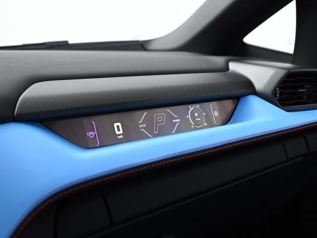 レヴエルト ６．５　４ＷＤ　Ｂｌｕ　Ｅｌｉａｄｉ　Ｌａｍｂｏｒｇｈｉｎｉ認定中古車　メーカー保証付　ロードアシスタンス　Ｓｅｌｅｚｉｏｎｅ　Ｌａｍｂｏｒｇｈｉｎｉ　Ｃｅｒｔｉｆｉｅｄ　Ｐｒｅ－Ｏｗｎｅｄ（29枚目）