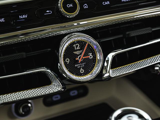 フライングスパー ハイブリッド　アズール　ベントレー認定中古車　メーカー保証付　ベントレー　ケアプログラム　ベントレー　エマージェンシーアシスタンス　ＣＥＲＴＩＦＩＥＤ　ＢＹ　ＢＥＮＴＬＥＹ（31枚目）