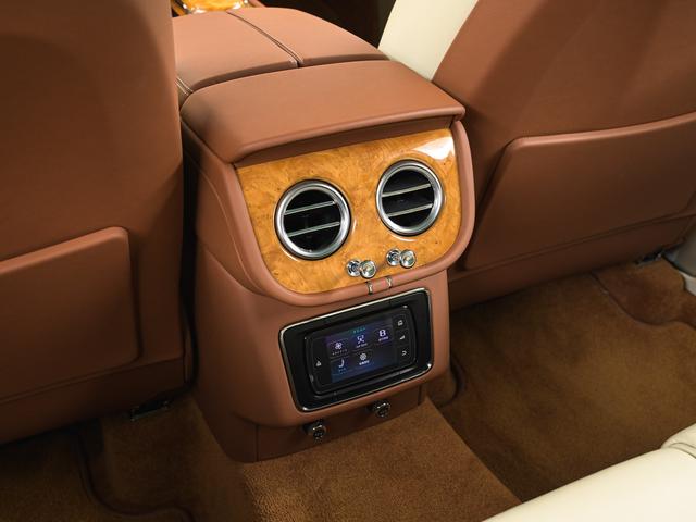 ベンテイガ 6.0 4WD ツーリングスペック シグネチャーオーディオ ベントレー認定中古車 メーカー保証付 ベントレー ケアプログラム ベントレー エマージェンシーアシスタンス CERTIFIED BY BENTLEY(18枚目)