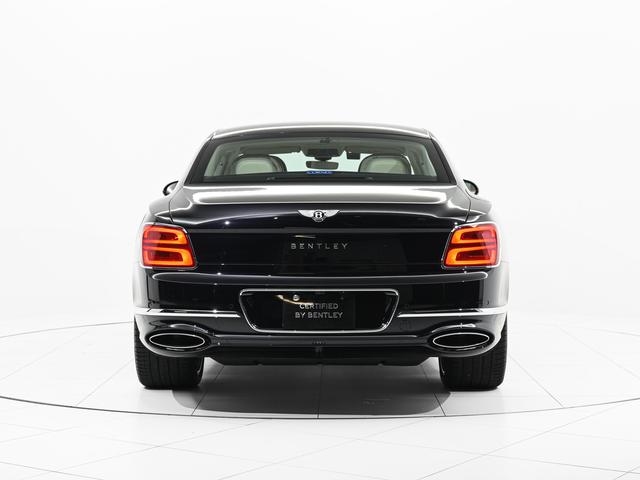 フライングスパー ハイブリッド　アズール　ベントレー認定中古車　メーカー保証付　ベントレー　ケアプログラム　ベントレー　エマージェンシーアシスタンス　ＣＥＲＴＩＦＩＥＤ　ＢＹ　ＢＥＮＴＬＥＹ（6枚目）