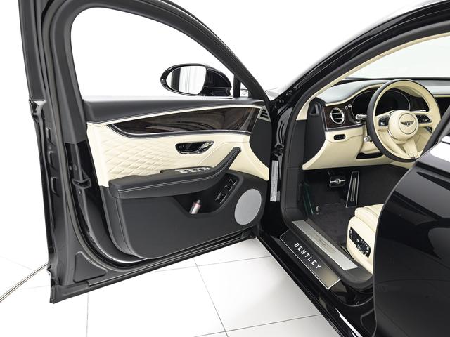 フライングスパー ハイブリッド　アズール　ベントレー認定中古車　メーカー保証付　ベントレー　ケアプログラム　ベントレー　エマージェンシーアシスタンス　ＣＥＲＴＩＦＩＥＤ　ＢＹ　ＢＥＮＴＬＥＹ（8枚目）
