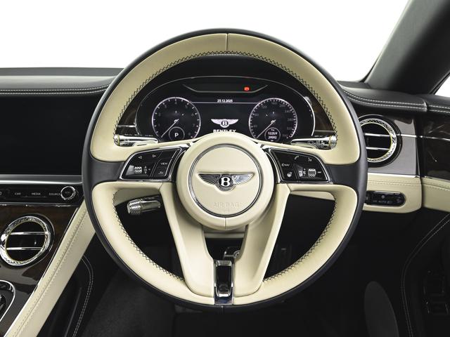 �X�e�A�����O����Ƀ{�^�����W�񂵁A�^�]�ɏW���ł���\���ƂȂ��Ă���܂��B