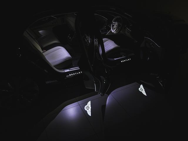 フライングスパー ６．０　４ＷＤ　マリナードライビングスペック　右ハンドル　ベントレー認定中古車　メーカー保証付　ベントレー　ケアプログラム　ベントレー　エマージェンシーアシスタンス　ＣＥＲＴＩＦＩＥＤ　ＢＹ　ＢＥＮＴＬＥＹ（34枚目）