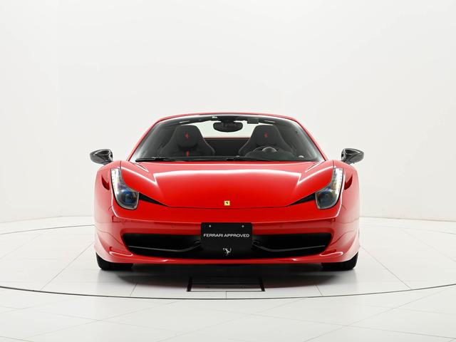 ４５８スパイダー ベースグレード　カーボンレーシングシート　リヤカメラ　ＬＥＤ付ステアリング　２０インチ鍛造ホイール　カーボンレーシングＰＫＧ　サスペンションリフター（5枚目）