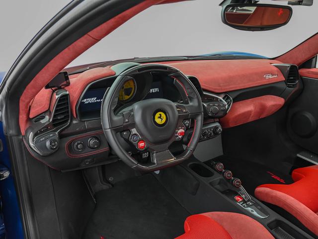 ４５８スペチアーレ ベースグレード　ＬＥＤ付カーボン製ステアリング　カーボン製レーシングシート　２０インチ鍛造ホイール　内装アルカンターラ仕上げ（2枚目）