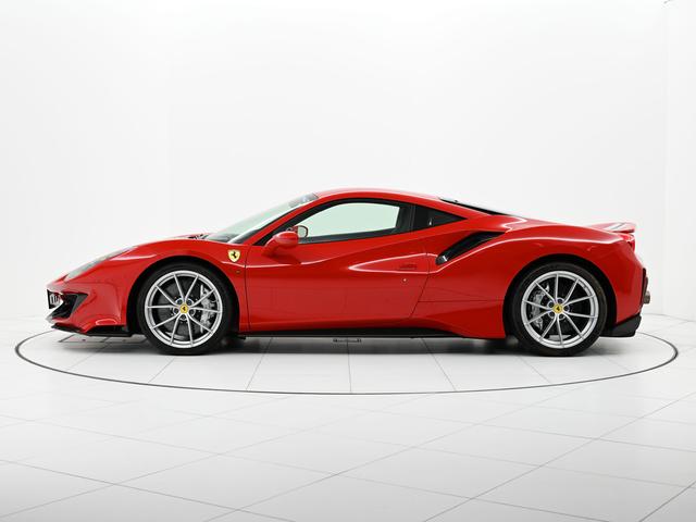 ４８８ピスタ ベースグレード　２０インチ鍛造ホイール　レーシングシート　ＬＥＤカーボンステアリング　サスペンションリフター　アルカンターラ仕上げ（8枚目）