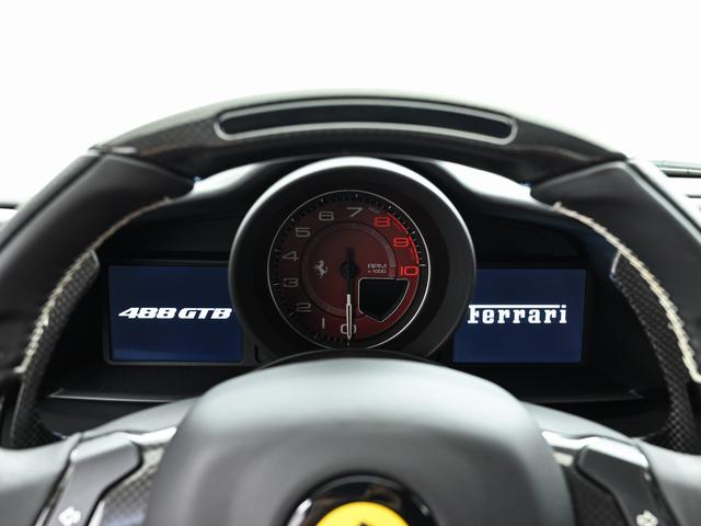 ４８８ＧＴＢ Ｆ１　ＤＣＴ　ツートンエクステリア　ＬＥＤ付ステアリング　フェラーリ認定中古車　メーカー保証付　フェラーリ・ロードサイドアシスタンス　Ｆｅｒｒａｒｉ　Ａｐｐｒｏｖｅｄ（12枚目）