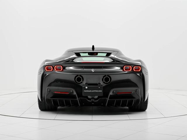 ＳＦ９０ストラダーレ Ｆ１　ＤＣＴ　Ｅ４ＷＤ　Ｃａｎｎａ　Ｄｉ　Ｆｕｃｉｌｅ　フェラーリ認定中古車　メーカー保証付　フェラーリ・ロードサイドアシスタンス　Ｆｅｒｒａｒｉ　Ａｐｐｒｏｖｅｄ（6枚目）