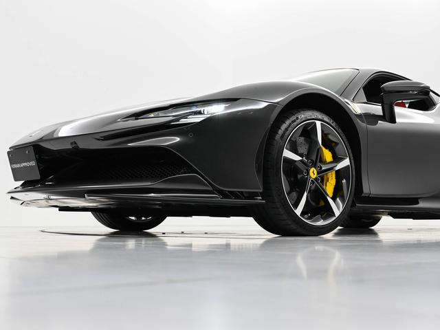 ＳＦ９０ストラダーレ Ｆ１　ＤＣＴ　Ｅ４ＷＤ　Ｃａｎｎａ　Ｄｉ　Ｆｕｃｉｌｅ　フェラーリ認定中古車　メーカー保証付　フェラーリ・ロードサイドアシスタンス　Ｆｅｒｒａｒｉ　Ａｐｐｒｏｖｅｄ（20枚目）