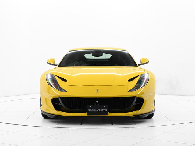 ８１２スーパーファスト Ｆ１　ＤＣＴ　ＬＥＤ付ステアリング　助手席画面　鍛造Ｈ　フェラーリ認定中古車　メーカー保証付　フェラーリ・ロードサイドアシスタンス　Ｆｅｒｒａｒｉ　Ａｐｐｒｏｖｅｄ（5枚目）