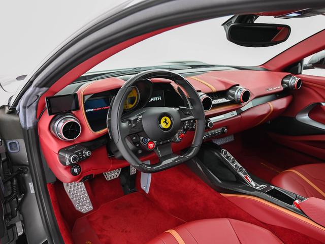 812スーパーファスト F1 DCT デイトナスタイルシート Blu America フェラーリ認定中古車 メーカー保証付 フェラーリ・ロードサイドアシスタンス Ferrari Approved(3枚目)