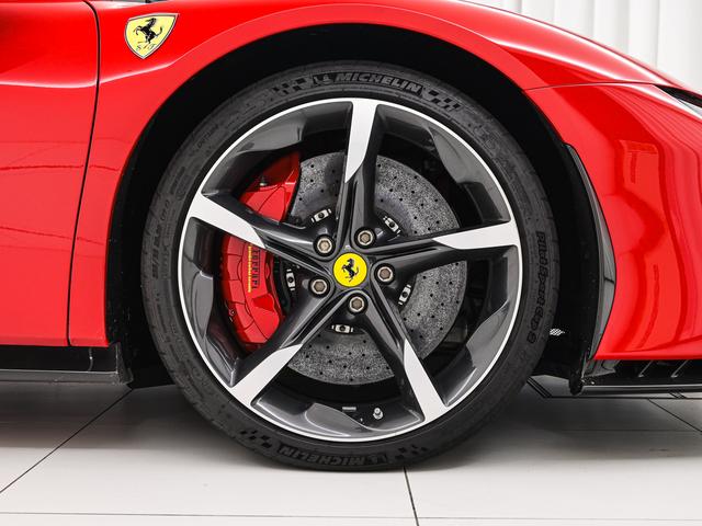 SF90ストラダーレ アセットフィオラノ フェラーリ認定中古車 メーカー保証付 フェラーリ・ロードサイドアシスタンス Ferrari Approved(9枚目)