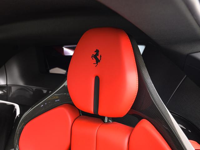 SF90ストラダーレ アセットフィオラノ フェラーリ認定中古車 メーカー保証付 フェラーリ・ロードサイドアシスタンス Ferrari Approved(15枚目)