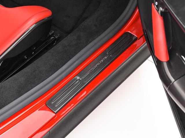 SF90ストラダーレ アセットフィオラノ フェラーリ認定中古車 メーカー保証付 フェラーリ・ロードサイドアシスタンス Ferrari Approved(18枚目)