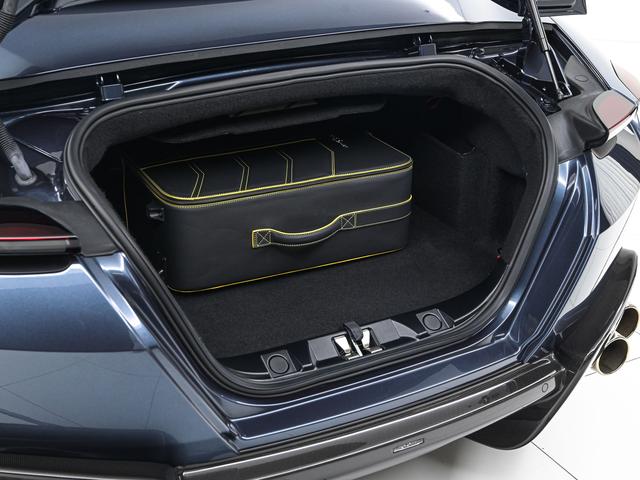 ローマスパイダー F1 DCT Blu Roma サラウンドビューカメラ フェラーリ認定中古車 メーカー保証付 フェラーリ・ロードサイドアシスタンス Ferrari Approved(11枚目)