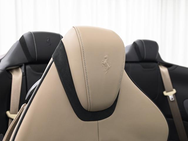 ローマスパイダー F1 DCT Blu Roma サラウンドビューカメラ フェラーリ認定中古車 メーカー保証付 フェラーリ・ロードサイドアシスタンス Ferrari Approved(16枚目)