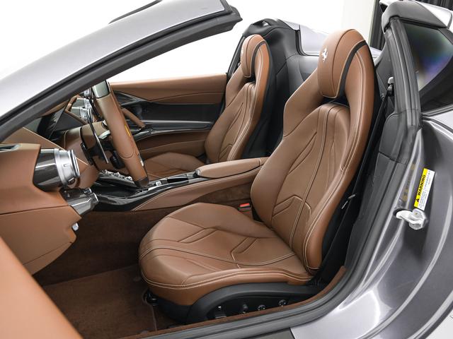 812GTS F1 DCT GrigioGTS LED付ステアリング フェラーリ認定中古車 メーカー保証付 フェラーリ・ロードサイドアシスタンス Ferrari Approved(4枚目)