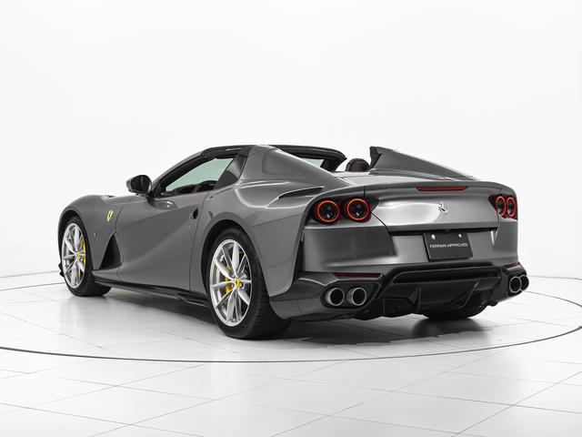 812GTS F1 DCT GrigioGTS LED付ステアリング フェラーリ認定中古車 メーカー保証付 フェラーリ・ロードサイドアシスタンス Ferrari Approved(7枚目)
