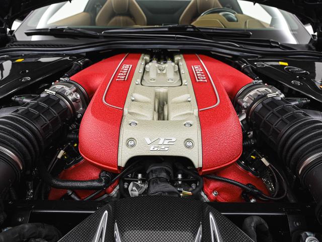 812GTS F1 DCT GrigioGTS LED付ステアリング フェラーリ認定中古車 メーカー保証付 フェラーリ・ロードサイドアシスタンス Ferrari Approved(10枚目)