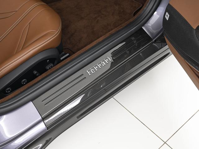 812GTS F1 DCT GrigioGTS LED付ステアリング フェラーリ認定中古車 メーカー保証付 フェラーリ・ロードサイドアシスタンス Ferrari Approved(17枚目)