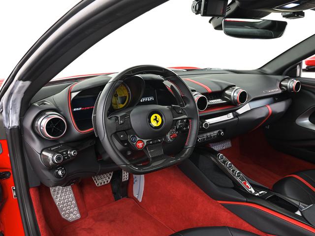 812スーパーファスト F1 DCT パッセンジャーディスプレイ 電動シート フェラーリ認定中古車 メーカー保証付 フェラーリ・ロードサイドアシスタンス Ferrari Approved(3枚目)