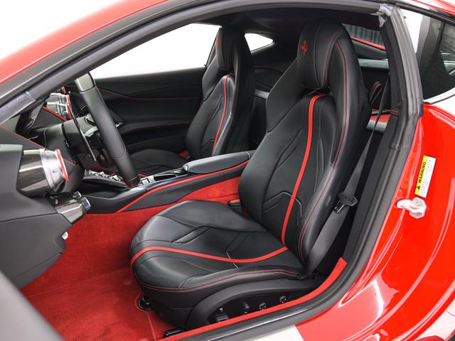 812スーパーファスト F1 DCT パッセンジャーディスプレイ 電動シート フェラーリ認定中古車 メーカー保証付 フェラーリ・ロードサイドアシスタンス Ferrari Approved(4枚目)