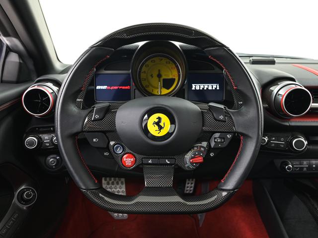 812スーパーファスト F1 DCT パッセンジャーディスプレイ 電動シート フェラーリ認定中古車 メーカー保証付 フェラーリ・ロードサイドアシスタンス Ferrari Approved(13枚目)