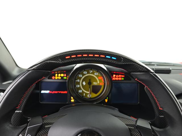 812スーパーファスト F1 DCT パッセンジャーディスプレイ 電動シート フェラーリ認定中古車 メーカー保証付 フェラーリ・ロードサイドアシスタンス Ferrari Approved(14枚目)