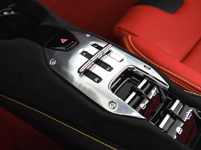 SF90スパイダー フェラーリ認定中古車 メーカー保証付 フェラーリ・ロードサイドアシスタンス Ferrari Approved(18枚目)