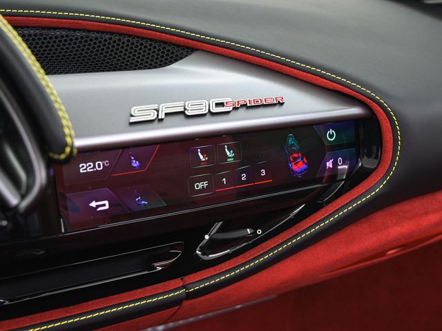 SF90スパイダー フェラーリ認定中古車 メーカー保証付 フェラーリ・ロードサイドアシスタンス Ferrari Approved(19枚目)