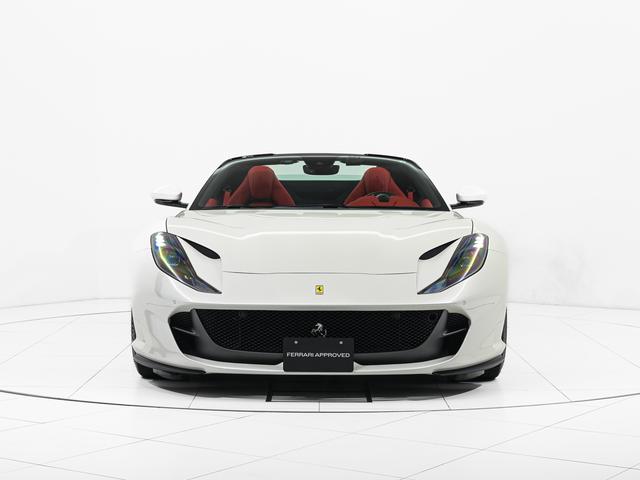 812GTS F1 DCT BiancoItalia LED付ステアリング フェラーリ認定中古車 メーカー保証付 フェラーリ・ロードサイドアシスタンス Ferrari Approved(5枚目)