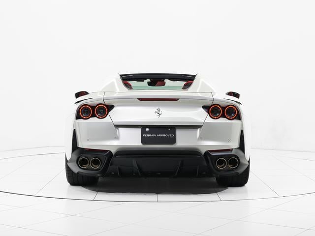 812GTS F1 DCT BiancoItalia LED付ステアリング フェラーリ認定中古車 メーカー保証付 フェラーリ・ロードサイドアシスタンス Ferrari Approved(6枚目)