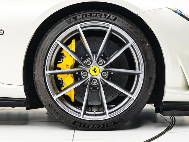812GTS F1 DCT BiancoItalia LED付ステアリング フェラーリ認定中古車 メーカー保証付 フェラーリ・ロードサイドアシスタンス Ferrari Approved(9枚目)